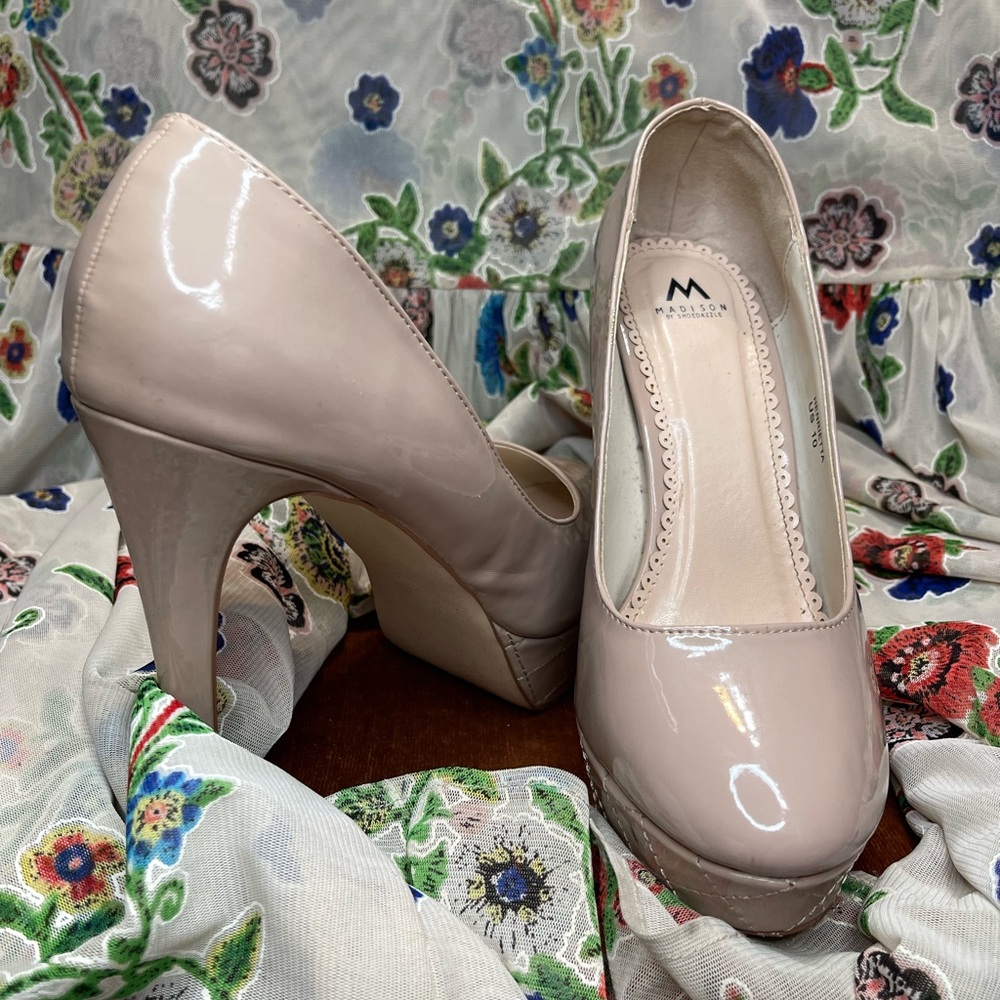Henrietta Platform Pumps, Size 10